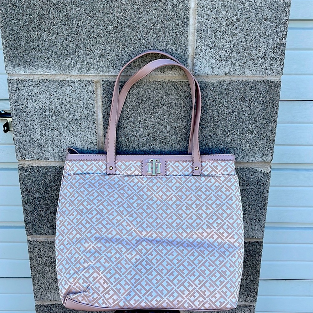 Tommy Tote